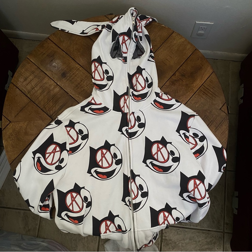 Psycho bunny made by Introvert